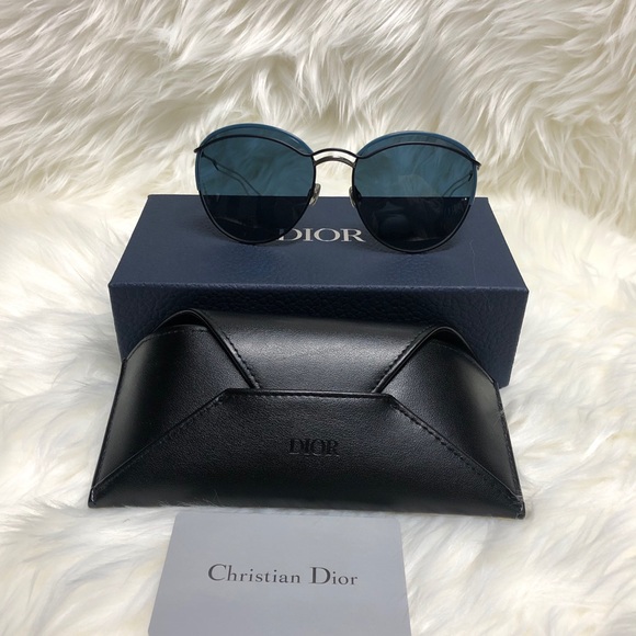 DIOR SUNGLASSES 💯 % Authentic - Picture 1 of 3